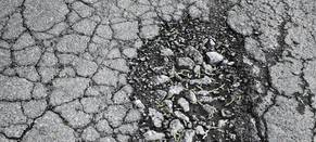 KREIS: Schlaglöcher auf Straßen