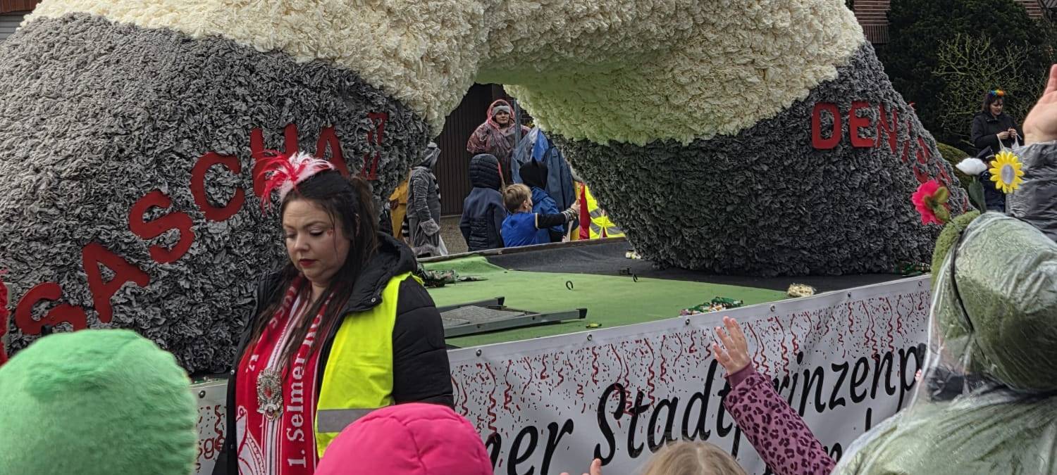 NORDKIRCHEN: Fröhlicher Umzug