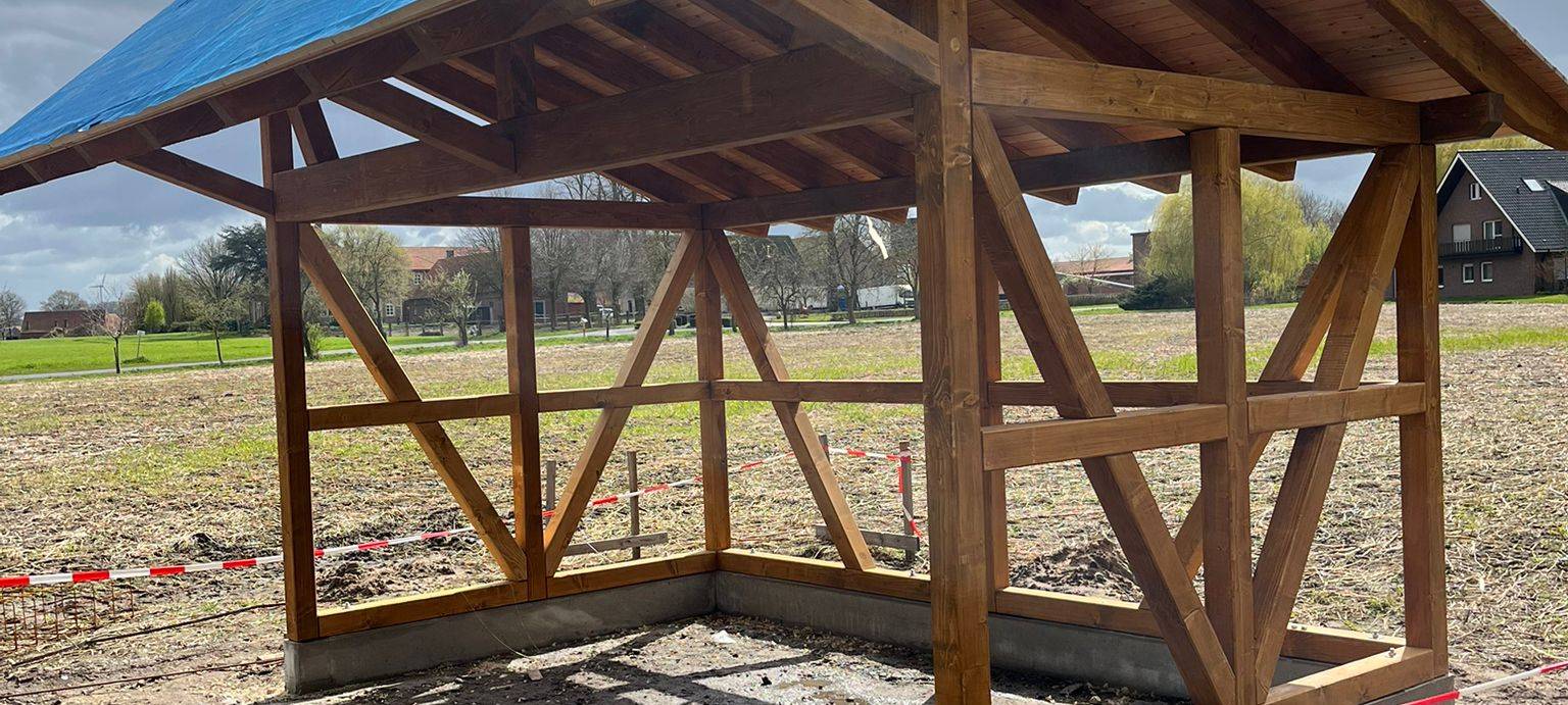 BILLERBECK: Schutzhütte am Bürgerradweg nimmt Form an