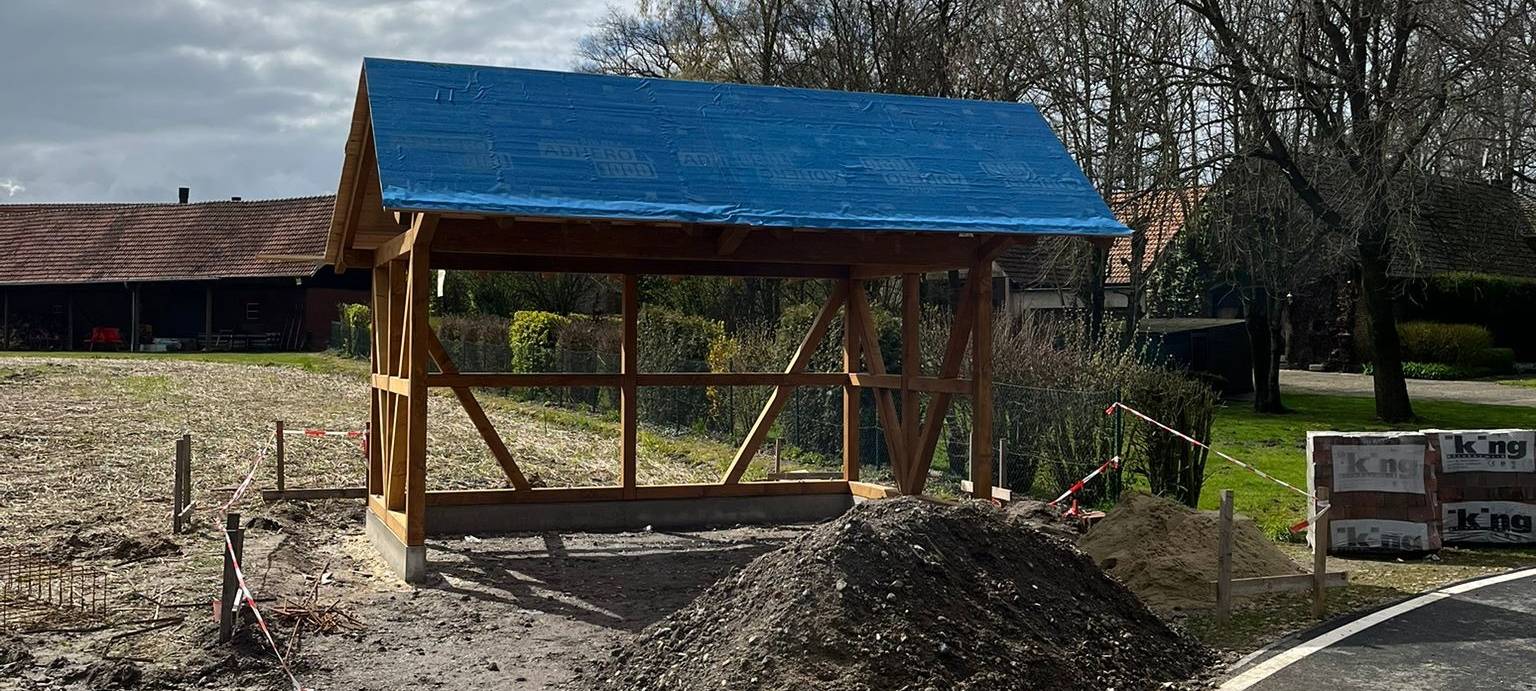 BILLERBECK: Schutzhütte am Bürgerradweg nimmt Form an