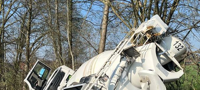 HIDDINGSEL: Betonmischer geborgen